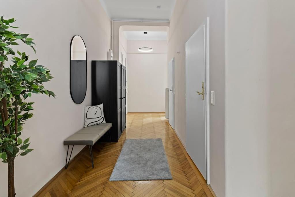 Apartament At Belvedere, Location Close To U1 *