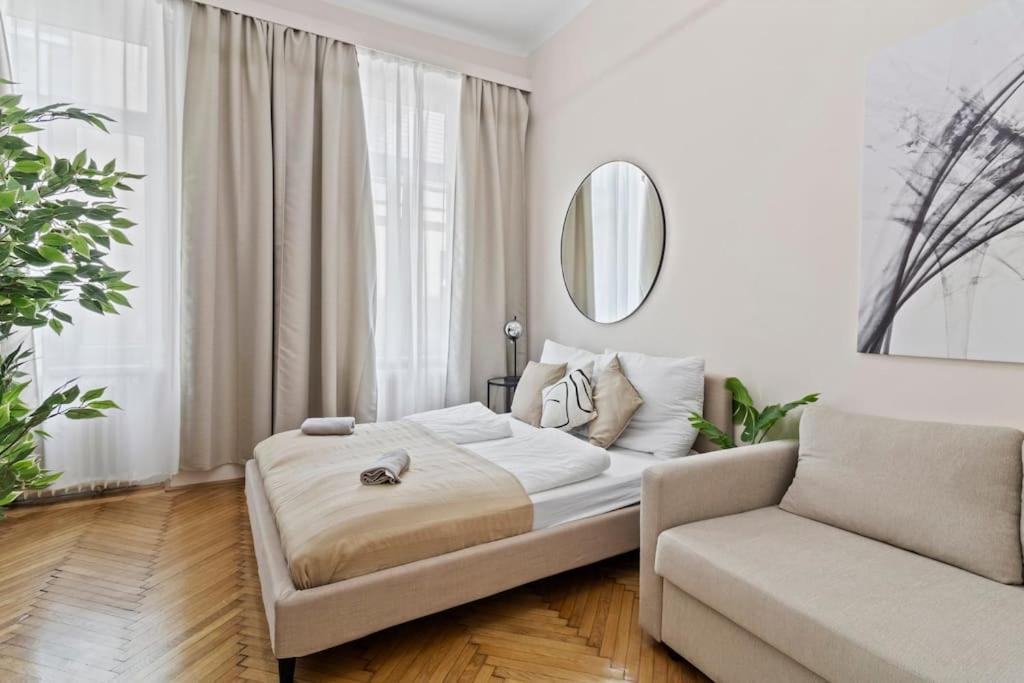 Apartment At Belvedere, Location Close To U1 *